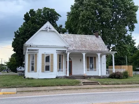 401 Cumberland St E, Cowan, TN 37318
