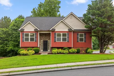 8382 Ingram Ln, Hixson, TN 37343