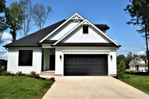 5032 Lakeside Ln NE, Cleveland, TN 37312