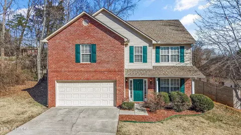 500 Mountain Pass Ln, Knoxville, TN 37923