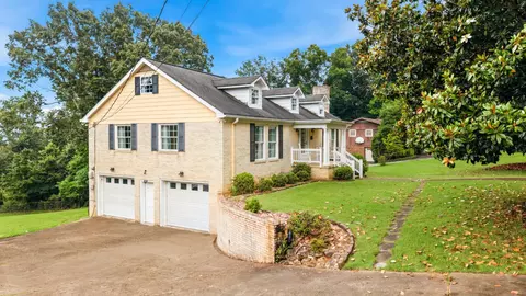 5956 Crestview Dr, Hixson, TN 37343
