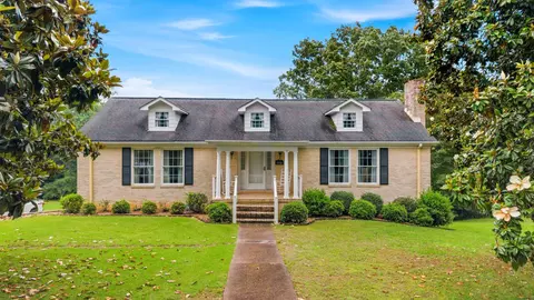 5956 Crestview Dr, Hixson, TN 37343