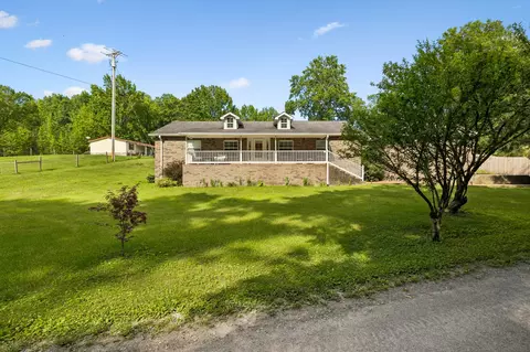 698 Tooley Branch Rd, Westmoreland, TN 37186