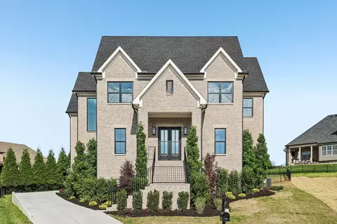 104 Wherry Ct, Hendersonville, TN 37075