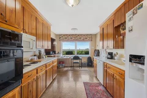 Kitchen - 5528 Highway 76 E, Springfield, TN 37172 photo 3 of 3