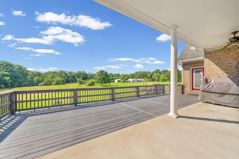 Exterior - 4940 Marion Rd, Cunningham, TN 37052 photo 2 of 13