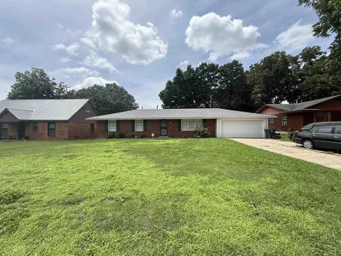 4577 Bogart St, Memphis, TN 38116