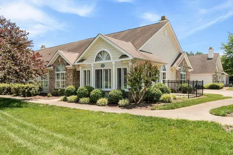 825 Browns Ln #2102, Gallatin, TN 37066