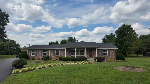 1814 Oxford Dr, Murfreesboro, TN 37129