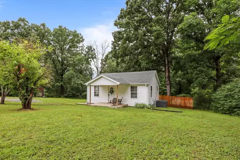 3743 Highway 100, Centerville, TN 37033