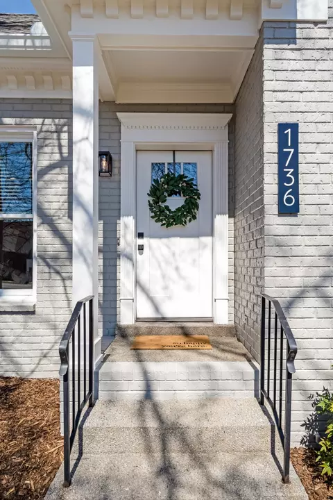 1736 Hillmont Dr, Nashville, TN 37215