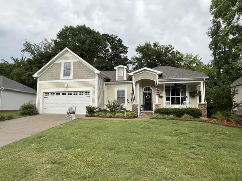 102 Cross Cove Ct, Hendersonville, TN 37075