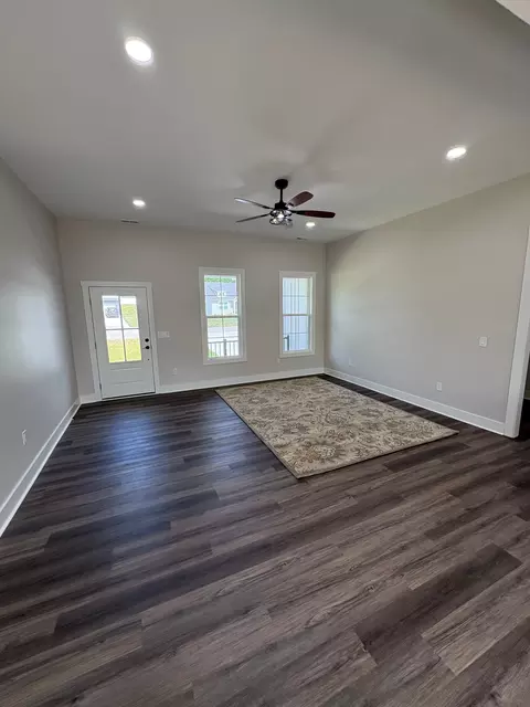 Living - 1025 Northside Dr, Dickson, TN 37055 photo 1 of 1