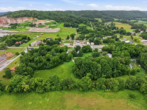 145 Gamble St, Doyle, TN 38559