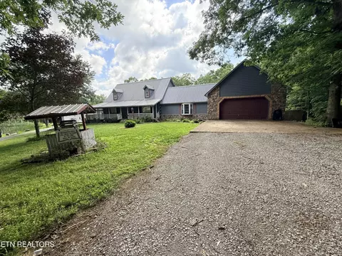 1036 Dye Rd, Clarkrange, TN 38553