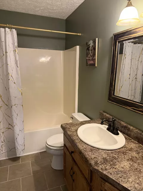 Bath - 67 Eldon Dr, Manchester, TN 37355 photo 6 of 6