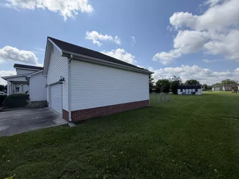 Exterior - 67 Eldon Dr, Manchester, TN 37355 photo 6 of 10