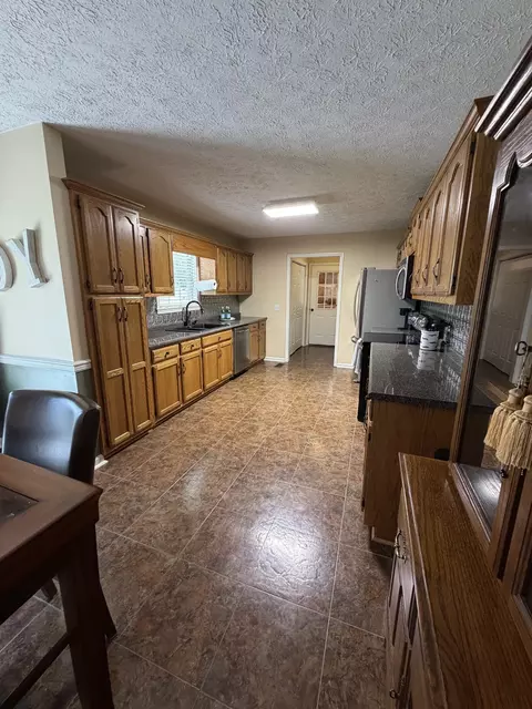 Kitchen - 67 Eldon Dr, Manchester, TN 37355 photo 10 of 10