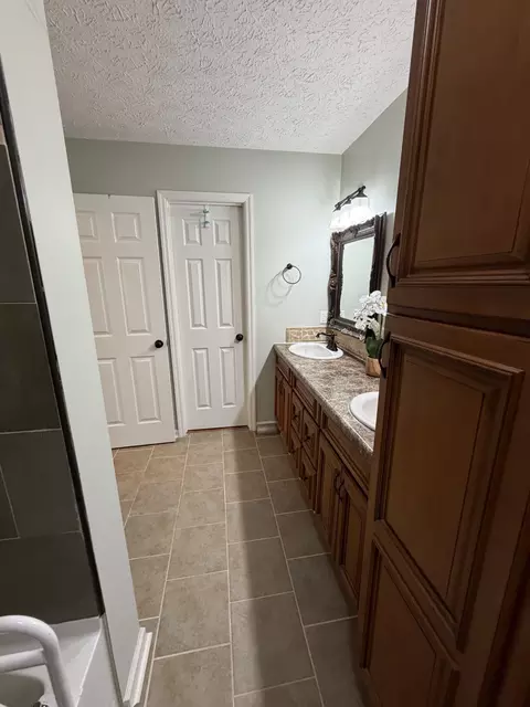 Bath - 67 Eldon Dr, Manchester, TN 37355 photo 3 of 6