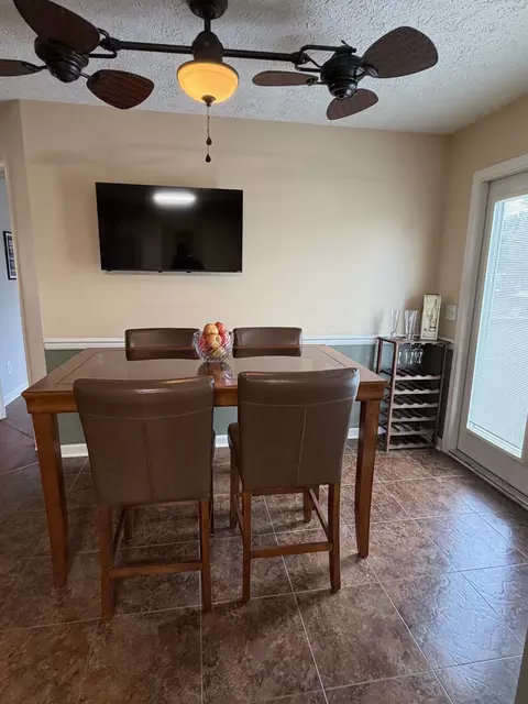 Dining - 67 Eldon Dr, Manchester, TN 37355 photo 1 of 3