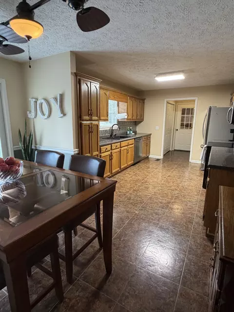 Kitchen - 67 Eldon Dr, Manchester, TN 37355 photo 2 of 10