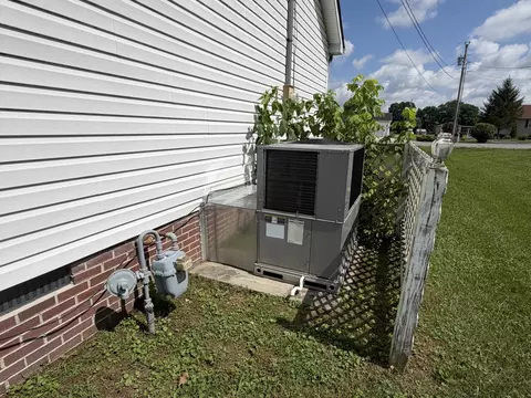 Exterior - 67 Eldon Dr, Manchester, TN 37355 photo 9 of 10