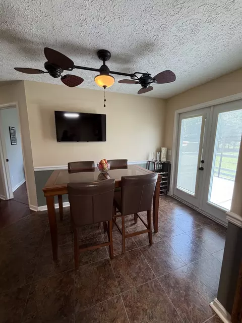 Dining - 67 Eldon Dr, Manchester, TN 37355 photo 2 of 3