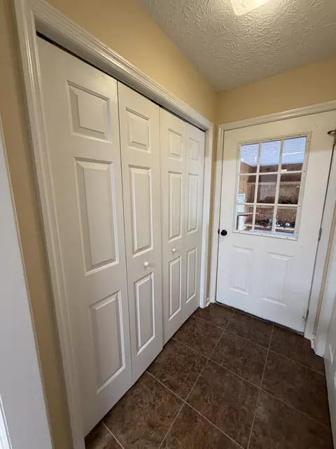 Entry Way - 67 Eldon Dr, Manchester, TN 37355 photo 3 of 4