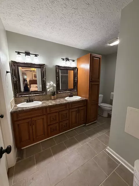 Bath - 67 Eldon Dr, Manchester, TN 37355 photo 5 of 6