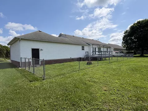 Exterior - 67 Eldon Dr, Manchester, TN 37355 photo 7 of 10
