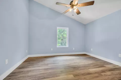 Bedroom - 1217 Nelson Rd, Dickson, TN 37055 photo 4 of 5