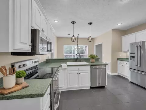 Kitchen - 1217 Nelson Rd, Dickson, TN 37055 photo 4 of 7