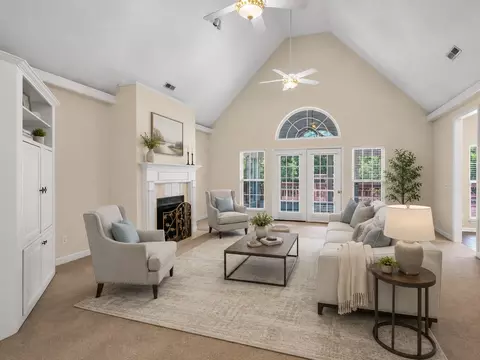 Living - 1217 Nelson Rd, Dickson, TN 37055 photo 1 of 3