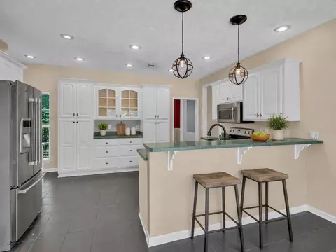 Kitchen - 1217 Nelson Rd, Dickson, TN 37055 photo 6 of 7