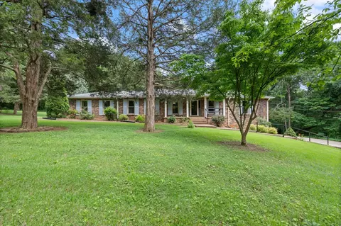 1016 Lakeview Dr, Hermitage, TN 37076