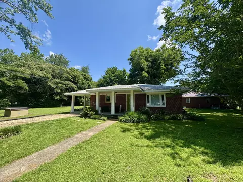 150 Toms Creek Rd, Linden, TN 37096