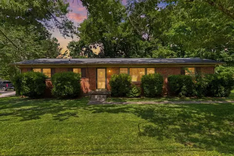 106 Burrum Dr, Shelbyville, TN 37160