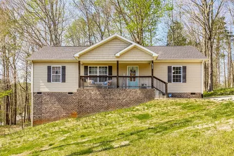 1007 Smiley Troutt Rd, Bethpage, TN 37022