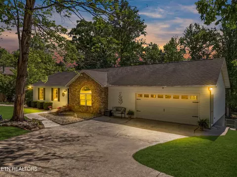 1502 Kathy Cir, Kingston, TN 37763