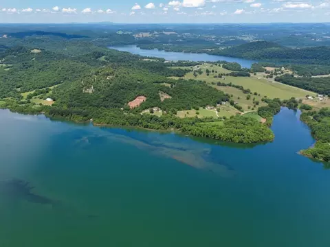 40 Mahan Ln, Elmwood, TN 38560