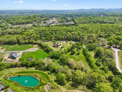 9824 Split Log Rd, Brentwood, TN 37027