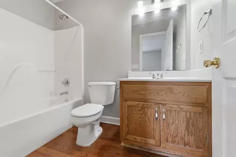 Bath - 314 Reeves Ct, Springfield, TN 37172 photo 3 of 4