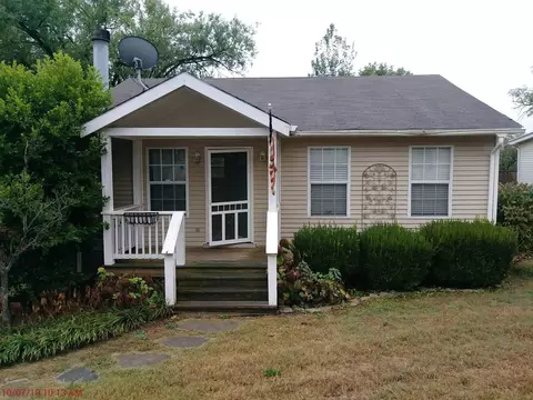 3831 Sentinel Dr, Nashville, TN 37209
