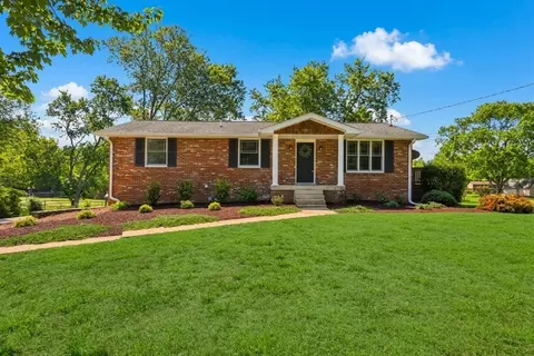 114 Allen Dr, Hendersonville, TN 37075