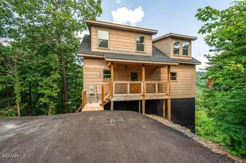 4183 Chamberlain Ln, Sevierville, TN 37862