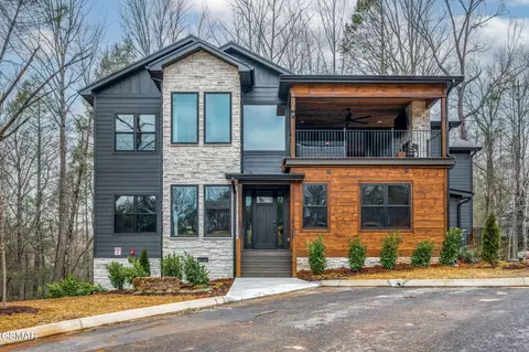 130 Mills Park Rd #1, Gatlinburg, TN 37738