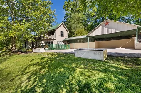 435 Edgewood Dr, Sweetwater, TN 37874