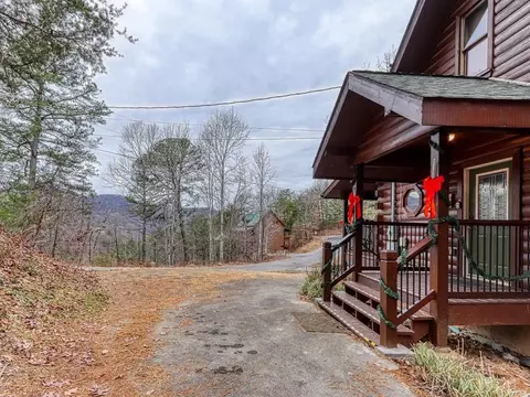 3303 Sugar Maple Loop, Sevierville, TN 37862 photo 2