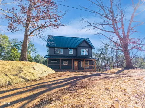 608 Cedar Rd, Pigeon Forge, TN 37863