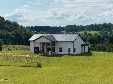 174 County Line Rd, Dandridge, TN 37725